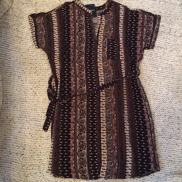 Spring Detailed Dress - Picture 4 of 4